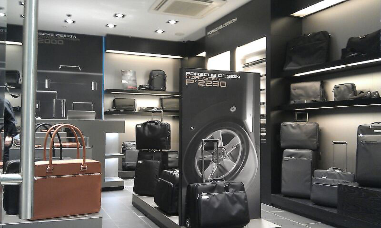 Retail - Porsche Design